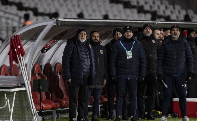 Süper Lig’de deplasmanda VavaCars Fatih Karagümrük’e 3-0 mağlup oldn Yukatel Kayserispor’da teknik direktör Hikmet Karaman, maçın ağır hava ve saha şartlarında oynandığını belirtti.