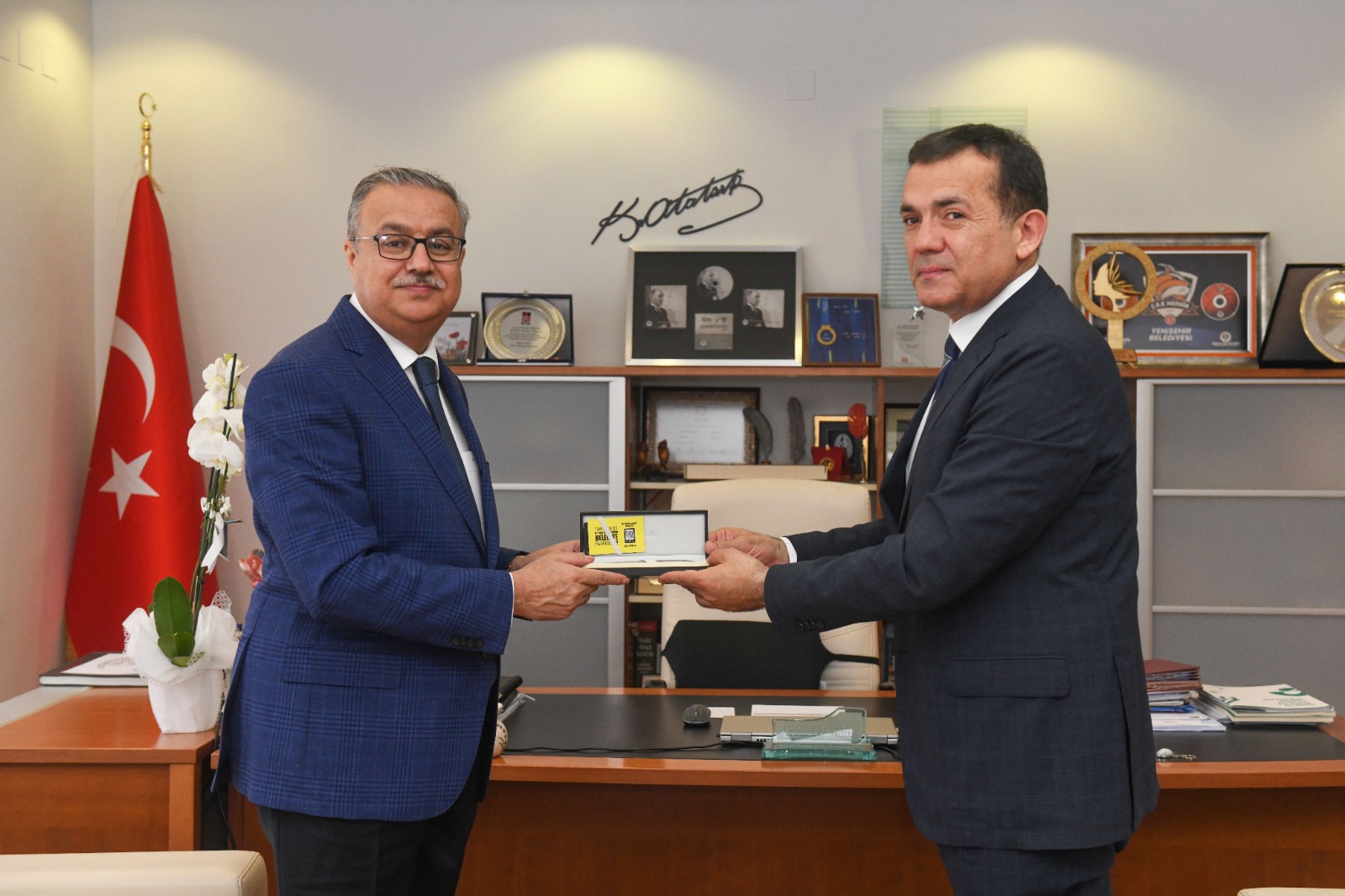 Vali Su’dan Başkan Özyiğit’e veda ziyareti