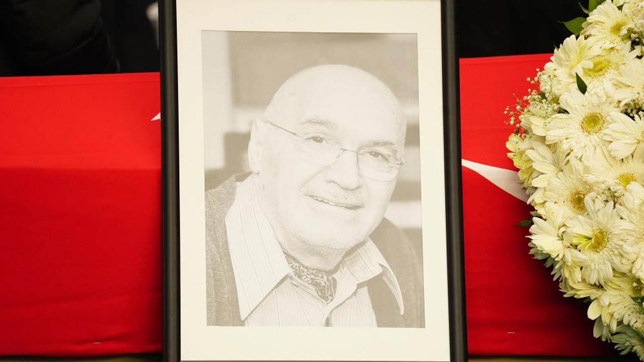 Hıncal Uluç’a veda! Duayen gazeteci son yolculuğuna uğurlandı!