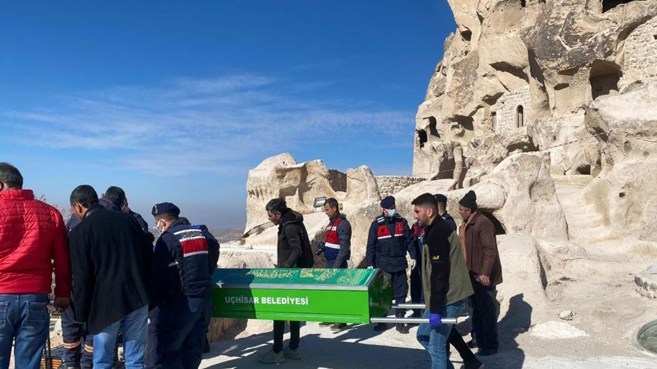 Kaleye gezmeye gelen turistler korkunç manzara ile karşılaştı!