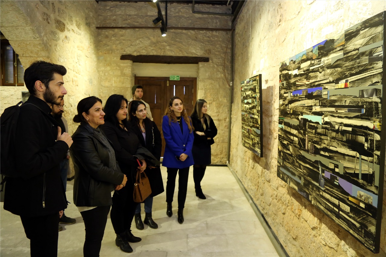 Restore edilen tarihi Mersin Evi’nde açılan sergiye ilgi sürüyor
