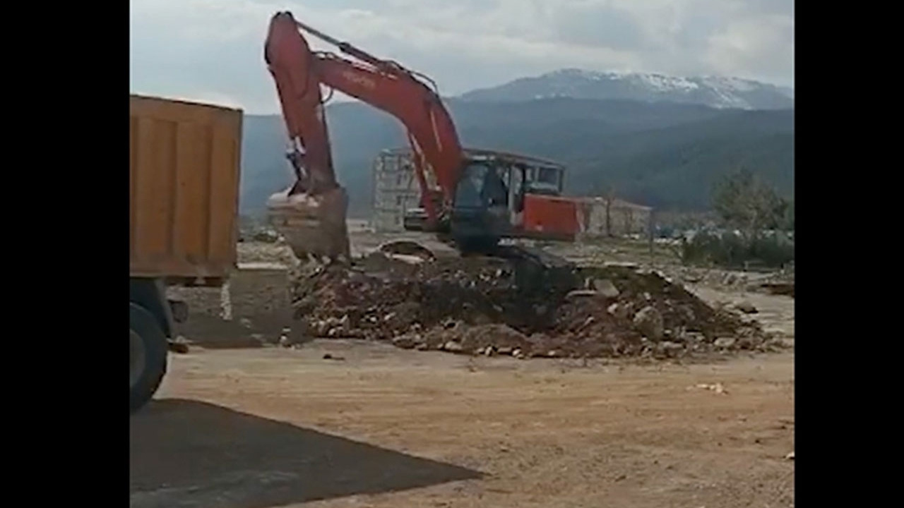 Bakan Kurum duyurdu! Nurdağı ve İslahiye’de ilk kazma vuruldu