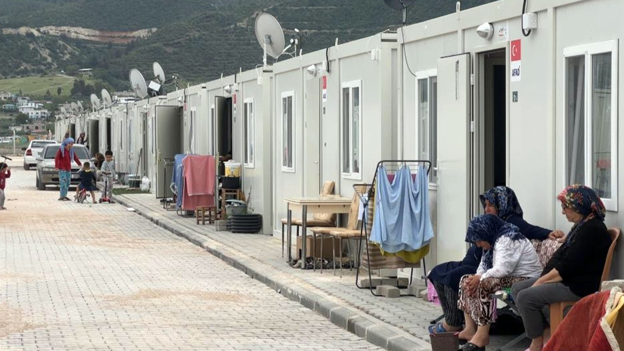 Konteyner kentlerdeki depremzedeler, bayrama buruk hazırlanıyor