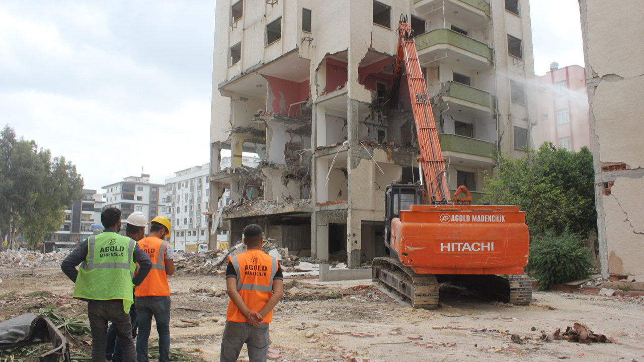 Osmaniye’de 10 bin ağır hasarlı bina 90 günde yıkılacak