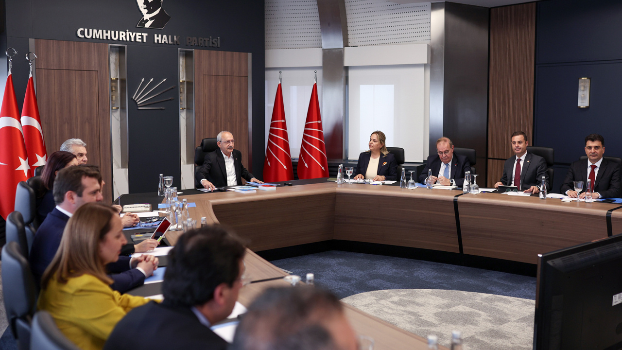 Fait Öztrak toplantı sonrası açıkladı: CHP’de kongre süreci resmen başlıyor!