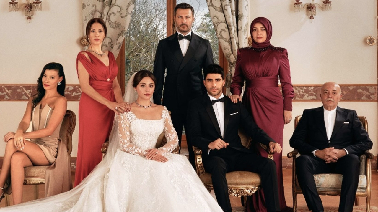 Yayınlanmadan olay oldu! Kızılcık Şerbeti’nden 100. yıla özel sahne!