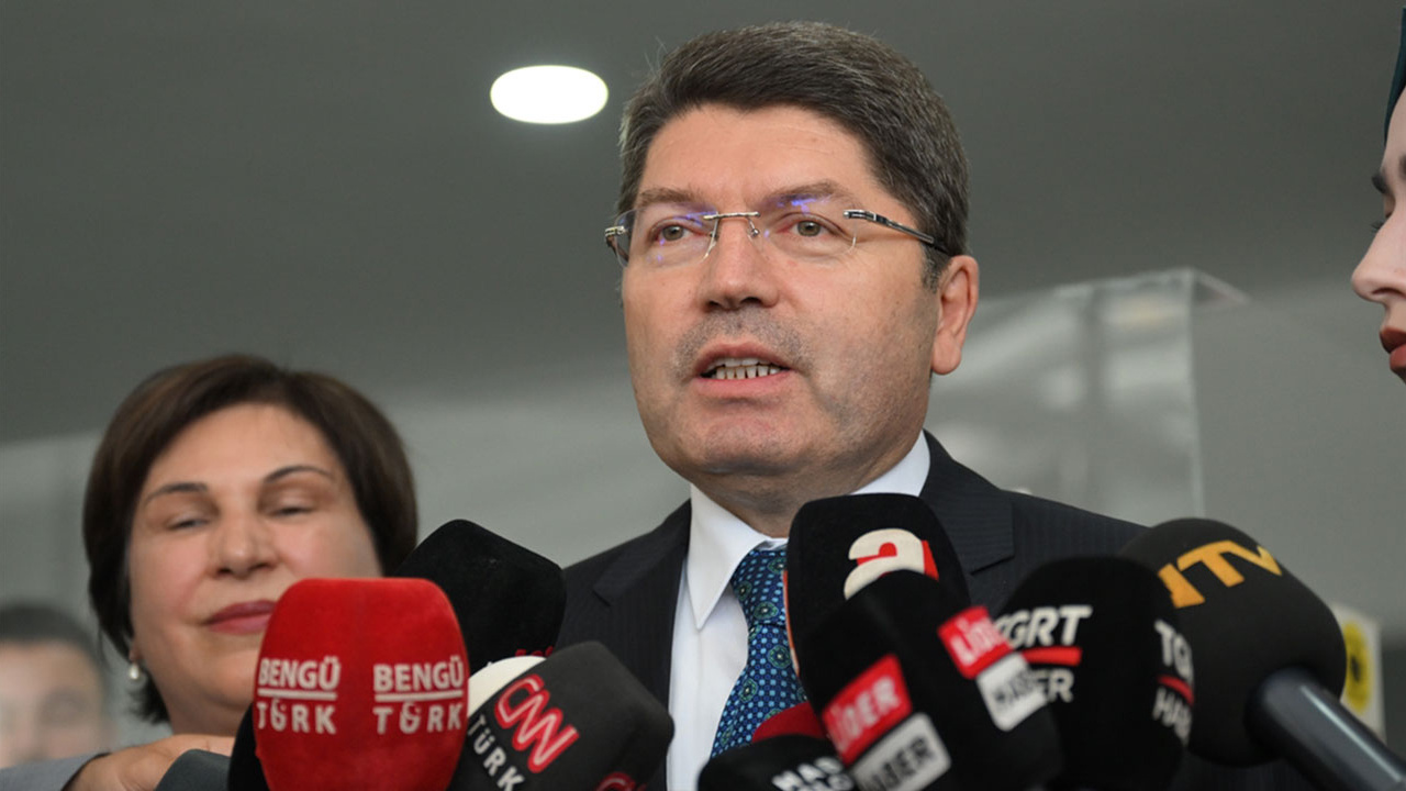 Bakan Tunç: Yeni anayasayı milletimize hediye etmek zorundayız