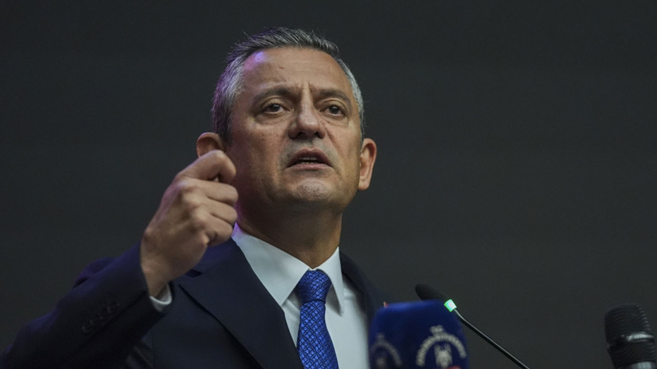 Özgür Özel: Erdoğan’ın namazının kazasını yapmak MİT başkanına düşmez