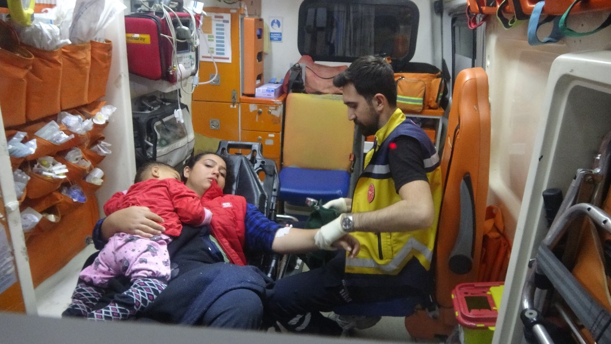 Adana’da feci kaza: Genç baba öldü, eşi ve oğlu yaralandı