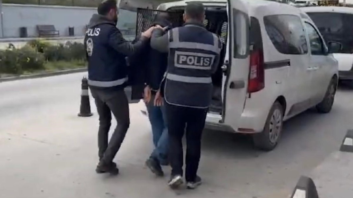 İzmir’de devre mülk sahiplerini 100 milyon TL dolandıran çete çökertildi