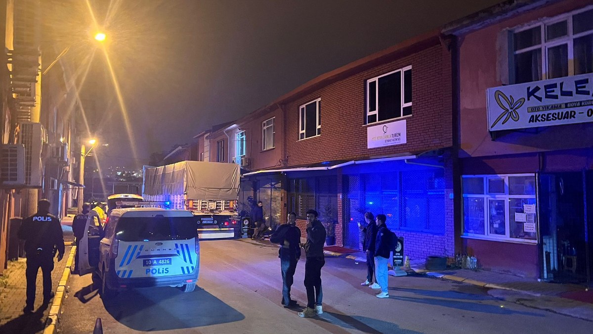 Balıkesir’de alkollü sürücü, tırla ters yöne girdi