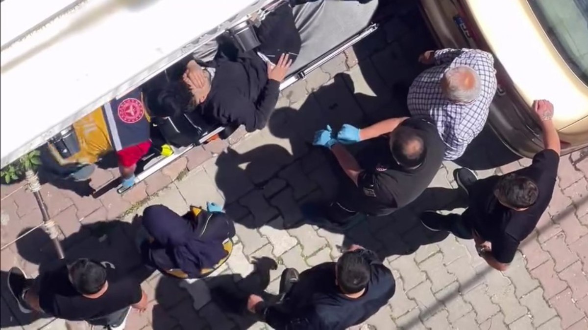 İstanbul Küçükçekmece’de silahlı saldırıya uğrayan genç yaralandı
