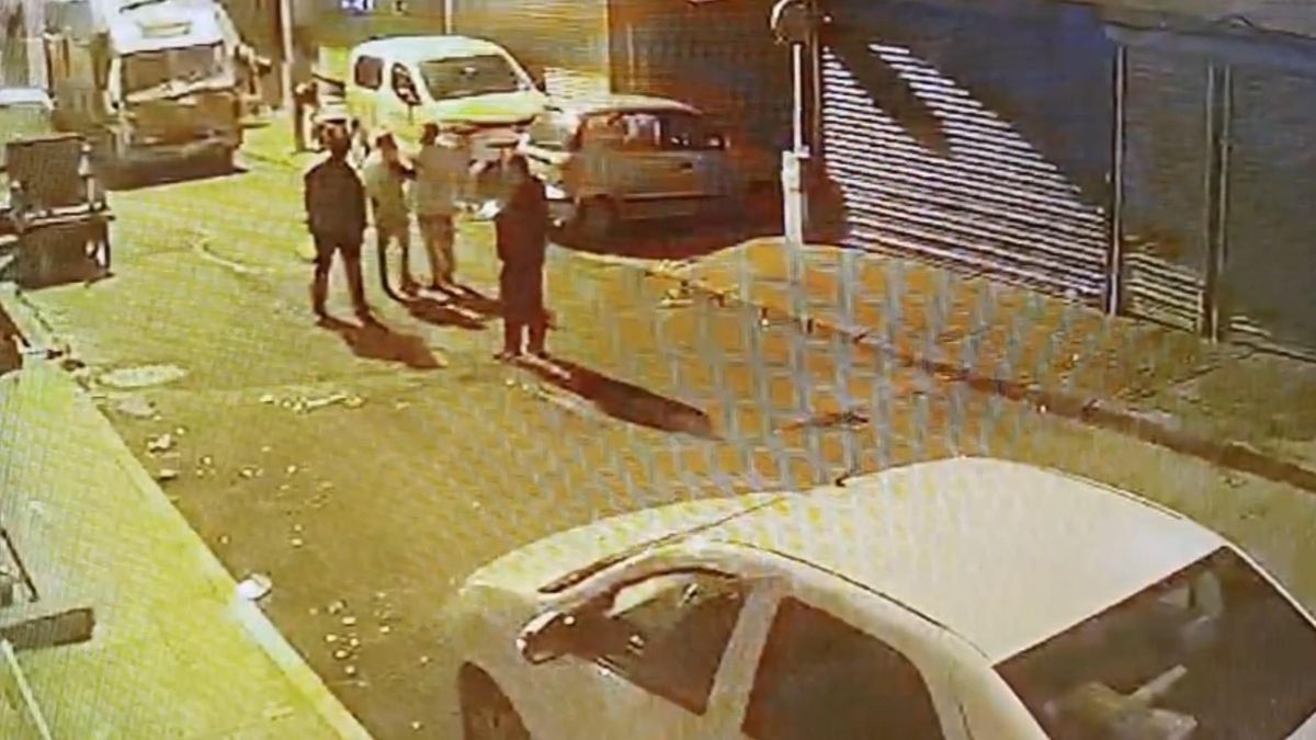 İstanbul’da kavgada tek yumrukla aracın camını patlattı: Araç sahibi hırsızlık sandı