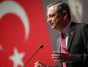 Özgür Özel, yeniden CHP Genel Başkanı seçildi