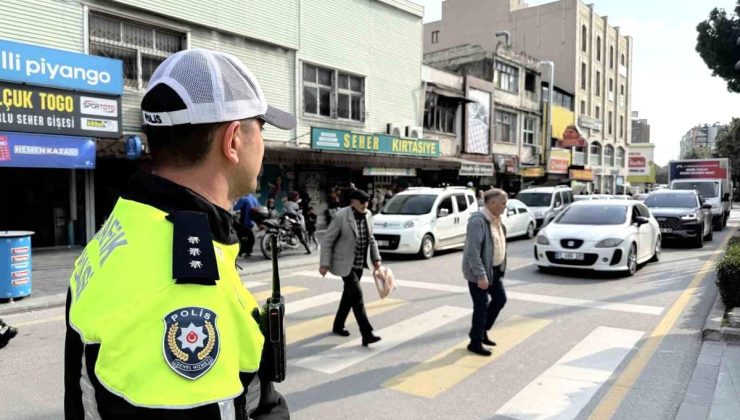 Yayalara yol vermeyen sürücülere ceza kesildi