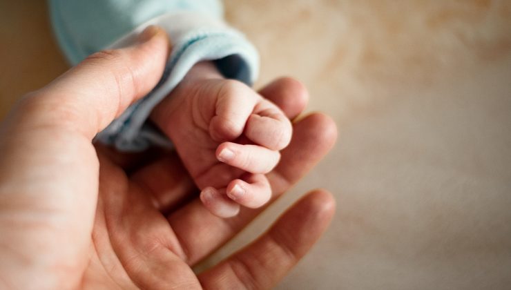 Babalık izni TBMM’de kabul edildi. 5 günden 10 güne çıkarıldı