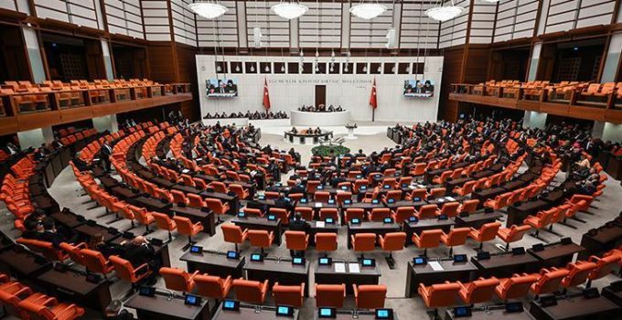 Doğum izni 24 haftaya çıkarıldı
