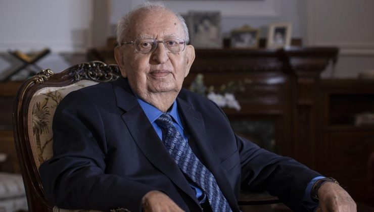 Hüsamettin Cindoruk hayatını kaybetti