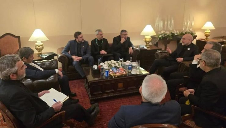 İran heyetinden görüşme öncesi toplantı! İşte ilk fotoğraf