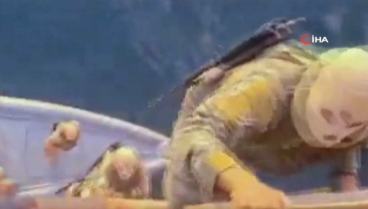 İran operasyon görüntülerini paylaştı: Hürmüz’de iki gemiye el konuldu