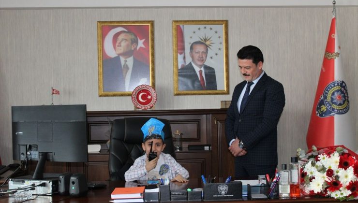 Mersin’de anaokulu öğrencileri, Polis Haftası’nı telsizden kutladı