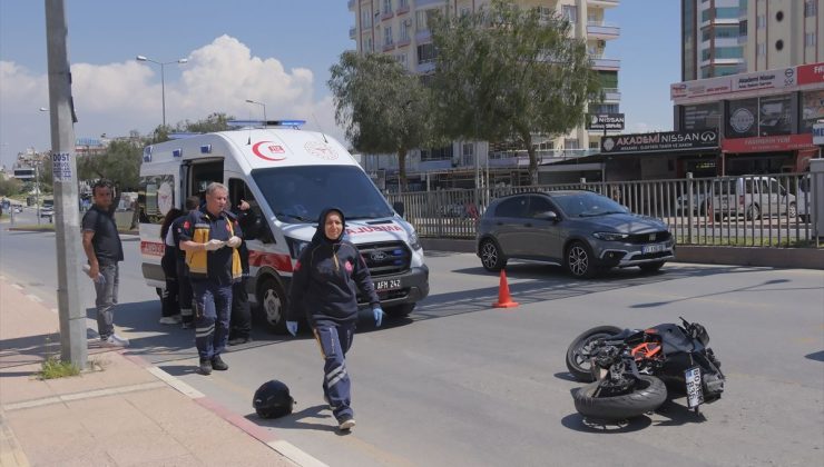 Mersin’de devrilen motosikletteki 2 kişi yaralandı