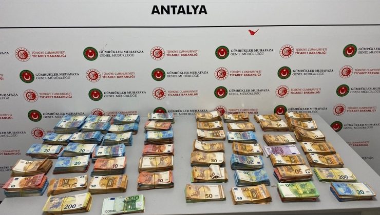 Antalya Havalimanı’nda bebek bezinden 381 bin euro çıktı