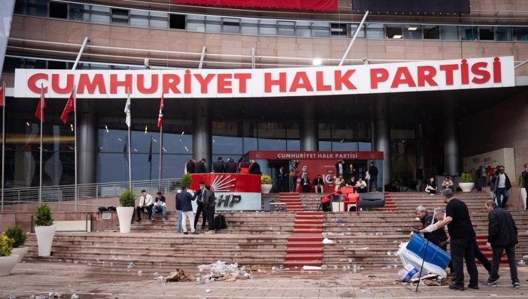 CHP’de grubun başı kim olacak kavgası