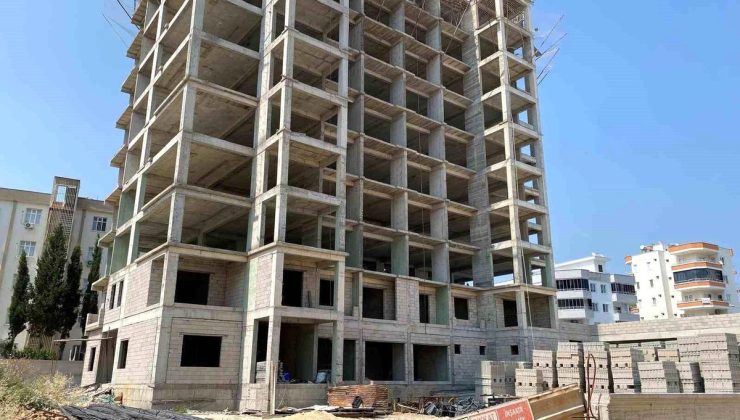 İnşaattan düşen işçi hayatını kaybetti