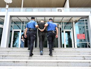 Kırmızı bültenle aranan hükümlü havalimanında yakalandı