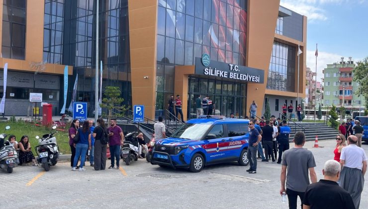 Mersin’de Silifke Belediyesi’ne operasyon: 18 gözaltı