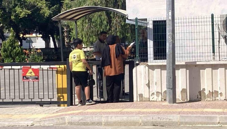 Mersin’de YKS heyecanı: Sınava saniyelerle yetiştiler