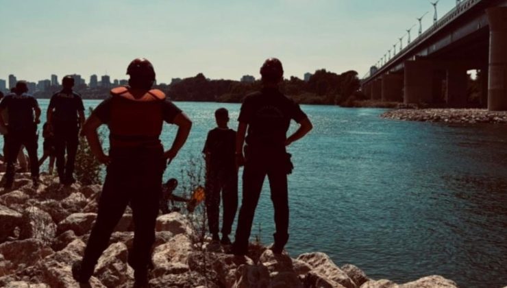 Seyhan Nehri’nde suya giren genç boğuldu